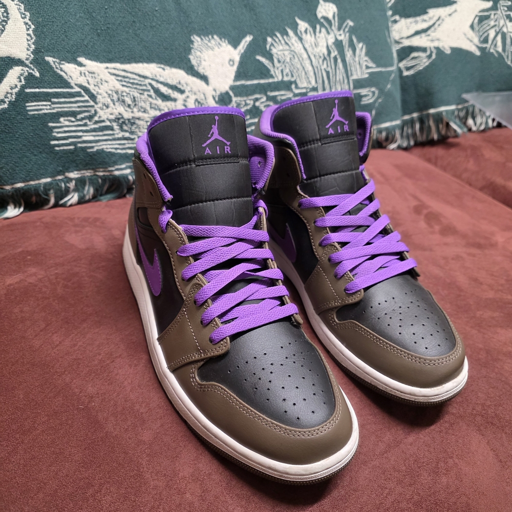 Jordan 1 Mid - Purple Mocha